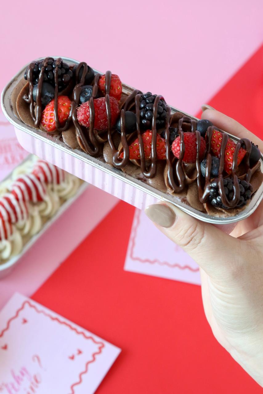 Chocolate n' berries Chunk Cake